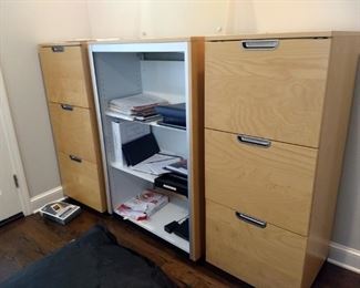SET OF LOCKABLE OFFICE FILE CABINETS