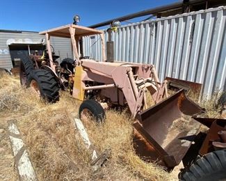 1402: 

Massey Ferguson Tractor
Massey Ferguson Tractor