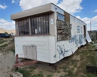 50000	: 

Travel Trailer
Travel Trailer, 2&5/16 Ball
Sold on Bill of Sale from Estate only