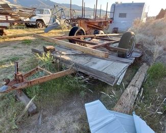 50024	: 

Single Axle Trailer
Single Axle Trailer, 2" Ball, Top Trailer Not Included
Sold on bill of sale from estate only