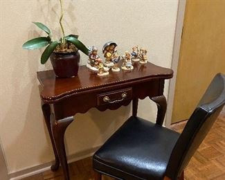 Small parsons chair, flip-top table with gate leg converts to bridge table. HUMMELS.