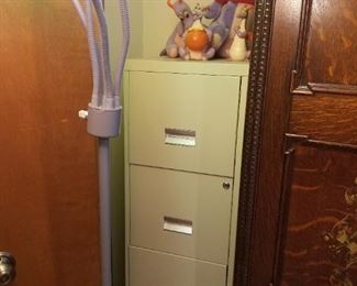 Metal 4 drawer file cabinet