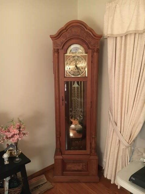 Stunning Emperor Grandfather Clock, keeps great time!
