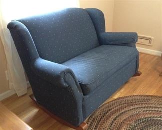 Flexsteel Rocking Settee. 38H 28d 48w 20 seat height.  Great condition.  $200