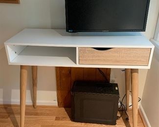 Modern Desk 38w 35.5h 15.5d