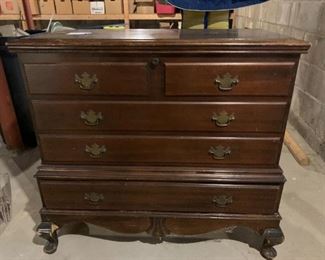 Cedar Chest  - 36w 17d 34h