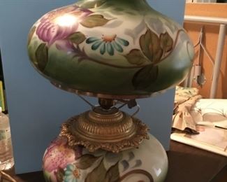 $90 Victorian lamp 21"