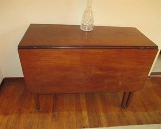 Drop Leaf Entertaining Tables