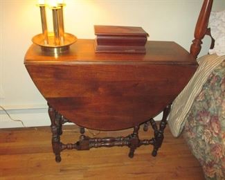 Drop Leaf Tables