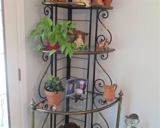 Corner Bakers Rack Display