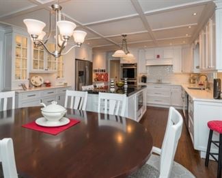 Beautiful table and chairs