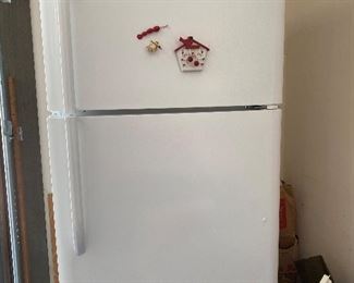 Fridgidaire refrigerator