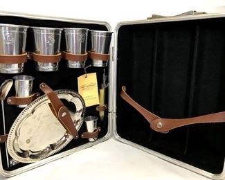 88. AMC TRAVELING BAR SET