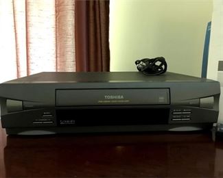 159. Toshiba M624 Video Cassette Recorder