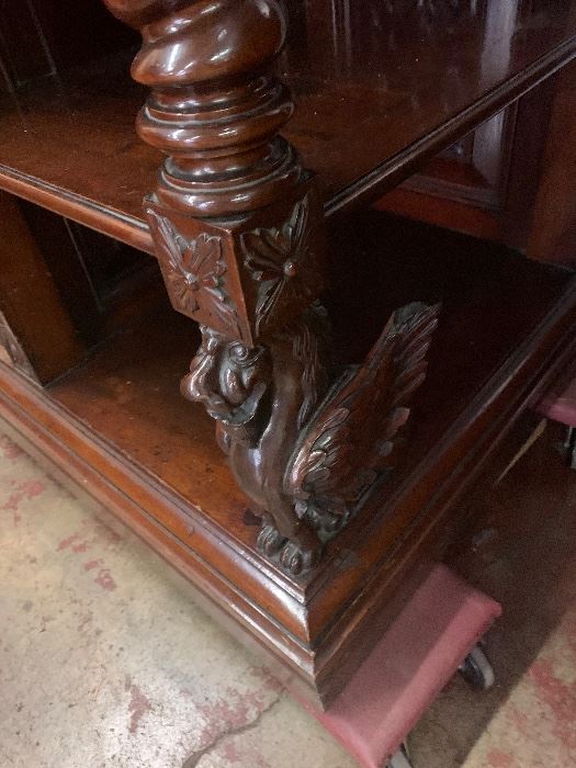 Dealer's Choice Antiques & Auction in Nashville, TN starts on 6/28/2020