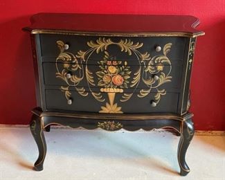 Please go to the auction site for more information on bidding and winning! https://pugetsoundestateauctions.com/