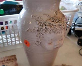 Face vase