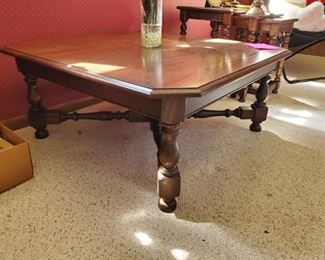 ETHAN ALLEN COCKTAIL TABLE