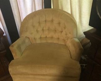 have 2 club chairs like this in master