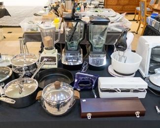 Lots of kitchen ware and small kitchen appliances