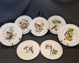 Set/8 Vintage Alfred Meakin (England) Audubon "Birds of America" 8 3/4" Dessert Plates, includes:            Bewick's Wren, Kingbird, Band-Tailed Pigeon, White Crowned Sparrow, Carolina Turtle Dove, Fork-Tailed Flycatcher, Passenger Pigeon and Cedar Bird.                                                                      Pattern originated in 1941 and is now retired.