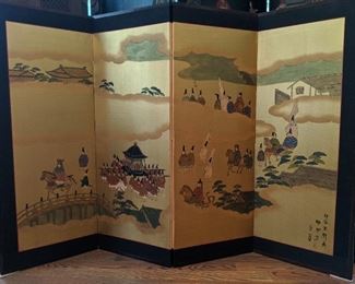 The hand-painted Asian screen by itself, don't worry, it's not lonely.