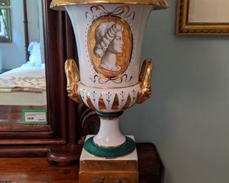Nice Old Paris porcelain table lamp, with shade and finial, on gilt wood base.