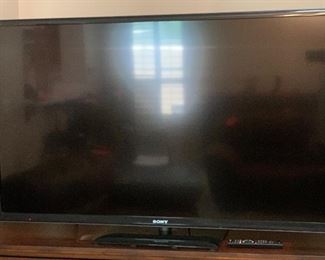 Sony 60in Bravia 1080p LED Smart HDTV KDL-60EX645 TV	34x54x12in(at base)	HxWxD	AH117