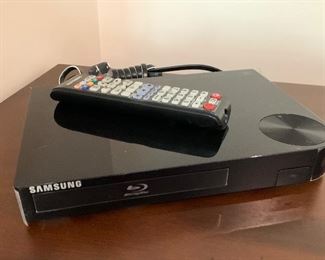 Samsung Blu-Ray DVD Player BD-F5700			AH119