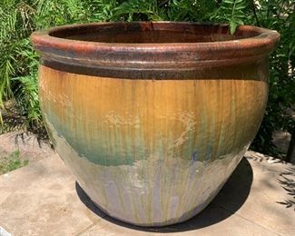 lg Ceramic Drip Glaze Pot/Planter #2	15in H x 19in Diameter		AH131