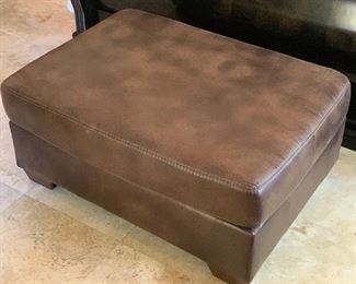 Ashley Furniture Faux Leather Ottoman 18x42x31in HxWxD AH137