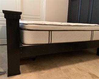 Ashley Furniture Cavallino Black wood Queen Bed	73x65x93in mattress height: 34in	HxWxD	AH164