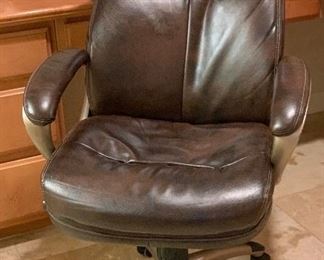 Eckert Bonded Leather Office Chair	46x27x31in	HxWxD	AH165