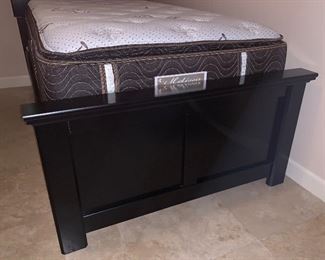 #2 Ashley Furniture Black Twin Bed	53x43x79in	HxWxD	AH171