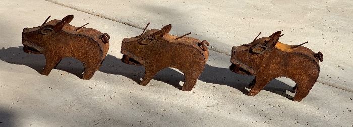 3pc Rustic Metal Javelinas	6.5x3x9in	HxWxD	AH176