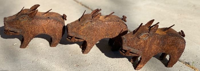 3pc Rustic Metal Javelinas	6.5x3x9in	HxWxD	AH176