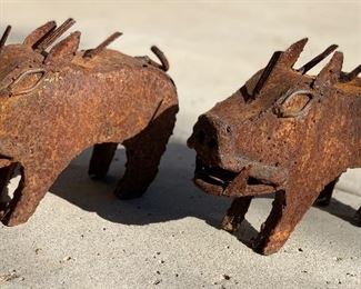 3pc Rustic Metal Javelinas	6.5x3x9in	HxWxD	AH176