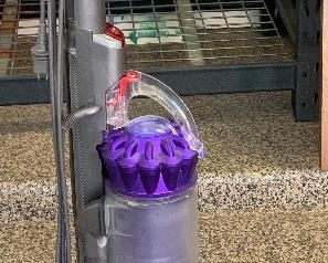 Dyson DC40 Vacuum			AH181