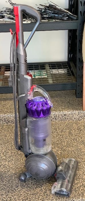 Dyson DC40 Vacuum			AH181