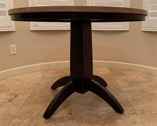 Ashley Furniture Naomi Faux Stone Top Table & 4 chairs 30in H x 42in Diameter AH184
