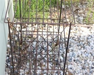 wire plant stand