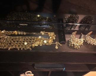 Belly dancing jewelry