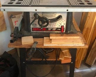 TABLE SAW!!!! (my favorite of all the saw varieties)