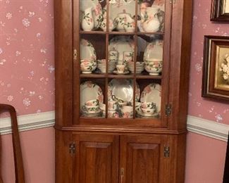 Henkel Harris Corner Cabinet (older version - no light)