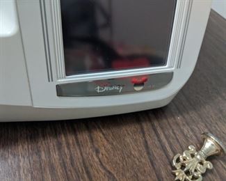 Innovis 45000 Duetta Disney embroidery machine