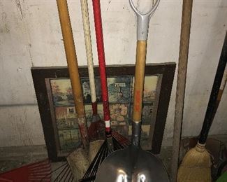 Shovels and lawn rakes