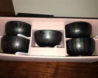 Japanese bowl set