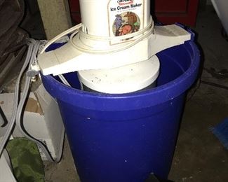 Ice cream maker