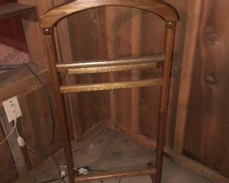 Dumb Butler... Great Condition! I wish I had a dumb butler or a smart butler, or any butler.... I have no butler. This one is $95.