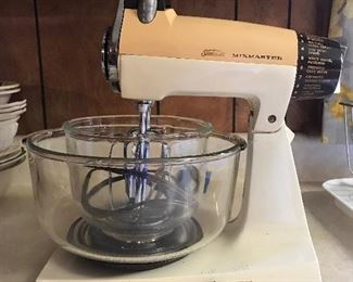 Mix me up some biscuits Momma!!!   Vintage Sunbeam Mixmaster.... Mint Condition. 2 Bowls, Electric Cord and beaters included!  $85